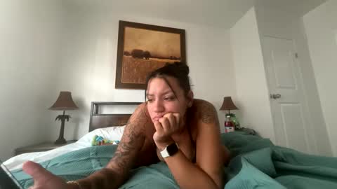 Snapshot of caramelmami26 chatting on 05-26-26, 12:23 caramelmami26 online show from 05-26-26, 12:23