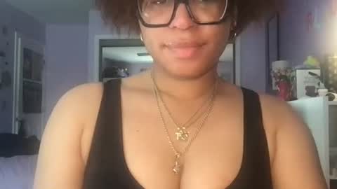 caramelmina online show from 04-19-26, 03:33