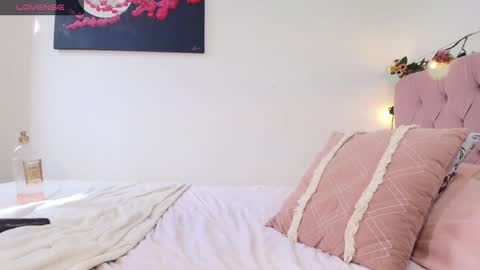 Snapshot of carameloo_06 chatting on 12-19-24, 08:02 carolina online show from 12-19-24, 08:02