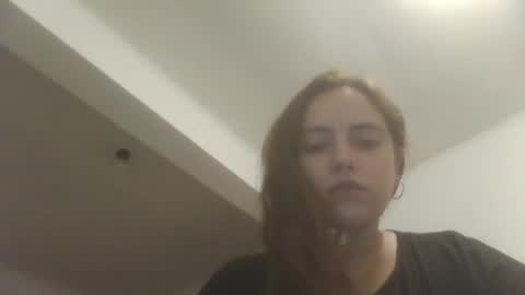 Snapshot of caravibugue chatting on 12-14-24, 02:01 caravibugue online show from 12-14-24, 02:01