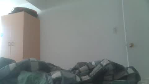 Snapshot of caravibugue chatting on 12-16-24, 09:31 caravibugue online show from 12-16-24, 09:31