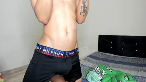 Carlos and Cristian  online show from 02-05-25, 04:37