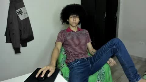 Snapshot of cardrey05 chatting on 05-01-26, 01:21 Carlos and Cristian online show from 05-01-26, 01:21