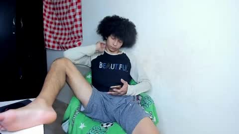 Snapshot of cardrey05 chatting on 05-27-26, 01:57 Carlos and Cristian online show from 05-27-26, 01:57