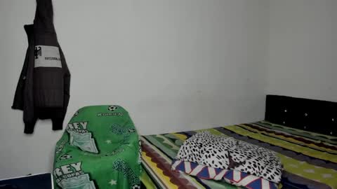 Snapshot of cardrey05 chatting on 06-06-26, 06:07 Carlos and Cristian online show from 06-06-26, 06:07