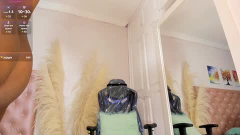 Snapshot of cardykambell chatting on 02-19-25, 10:45 cardykambell online show from 02-19-25, 10:45