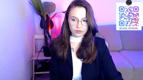 Snapshot of care_sensual chatting on 09-30-25, 05:18 Mary online show from 09-30-25, 05:18