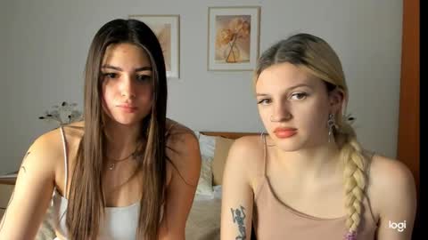 Snapshot of caressyourself chatting on 01-13-25, 02:32 caressyourself online show from 01-13-25, 02:32