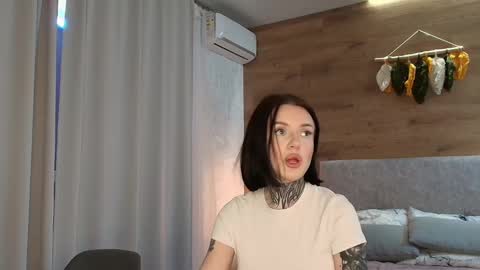 Snapshot of caressyourself chatting on 02-10-25, 07:58 caressyourself online show from 02-10-25, 07:58