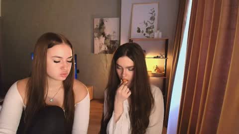 Snapshot of caressyourself chatting on 12-01-25, 05:34 caressyourself online show from 12-01-25, 05:34