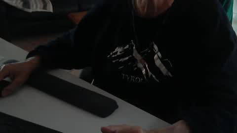 Snapshot of cargo69 chatting on 12-21-24, 03:53 cargo69 online show from 12-21-24, 03:53