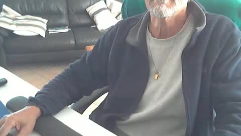 Snapshot of cargo69 chatting on 10-19-25, 11:44 cargo69 online show from 10-19-25, 11:44