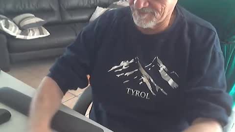 Snapshot of cargo69 chatting on 01-17-26, 11:48 cargo69 online show from 01-17-26, 11:48