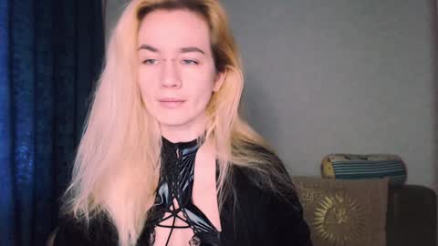 Snapshot of carinfox chatting on 12-03-24, 06:48 Carin online show from 12-03-24, 06:48