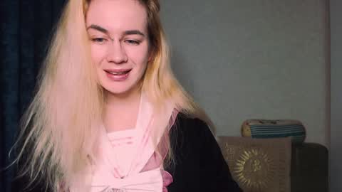 Snapshot of carinfox chatting on 12-05-24, 05:04 Carin online show from 12-05-24, 05:04