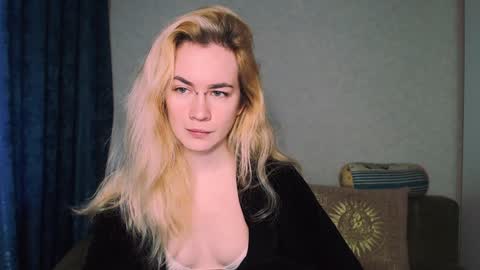 Snapshot of carinfox chatting on 12-13-24, 06:31 Carin online show from 12-13-24, 06:31