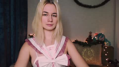 Snapshot of carinfox chatting on 12-26-24, 01:51 Carin online show from 12-26-24, 01:51