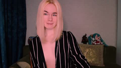 Snapshot of carinfox chatting on 01-18-25, 04:37 Carin online show from 01-18-25, 04:37