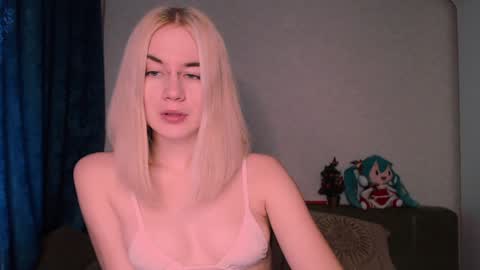 Snapshot of carinfox chatting on 01-26-25, 06:49 Carin online show from 01-26-25, 06:49