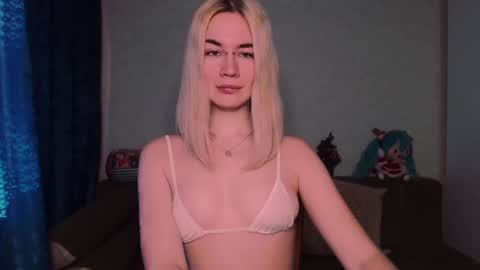 Snapshot of carinfox chatting on 03-07-25, 06:24 Carin online show from 03-07-25, 06:24