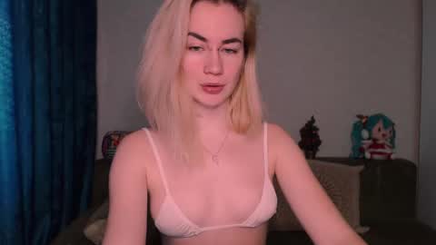 Snapshot of carinfox chatting on 03-10-25, 05:33 Carin online show from 03-10-25, 05:33