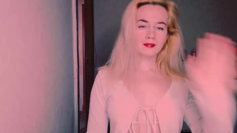 Snapshot of carinfox chatting on 10-23-25, 07:07 Carin online show from 10-23-25, 07:07