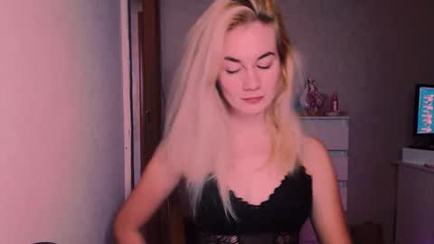 Snapshot of carinfox chatting on 11-01-25, 07:49 Carin online show from 11-01-25, 07:49