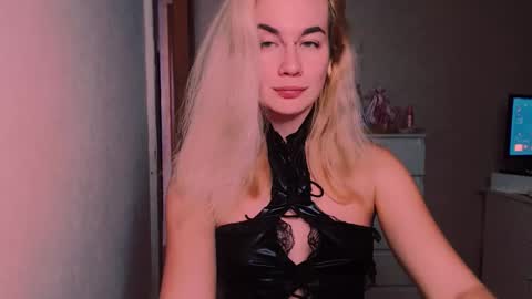 Snapshot of carinfox chatting on 11-05-25, 06:08 Carin online show from 11-05-25, 06:08