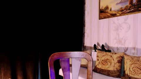 Snapshot of carinfox chatting on 11-12-25, 07:24 Carin online show from 11-12-25, 07:24