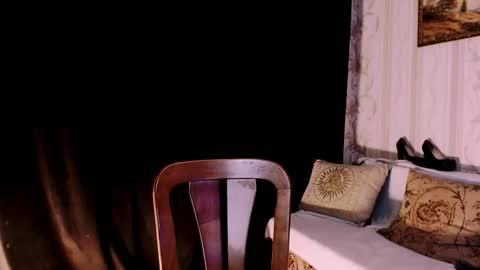 Snapshot of carinfox chatting on 11-24-25, 05:56 Carin online show from 11-24-25, 05:56