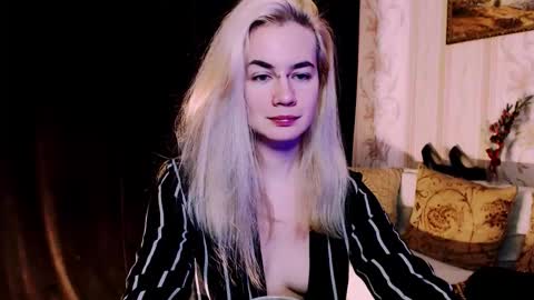 Snapshot of carinfox chatting on 12-05-25, 08:34 Carin online show from 12-05-25, 08:34