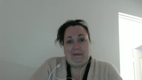 Snapshot of carlaruth chatting on 01-14-26, 05:57 Carlaruth online show from 01-14-26, 05:57