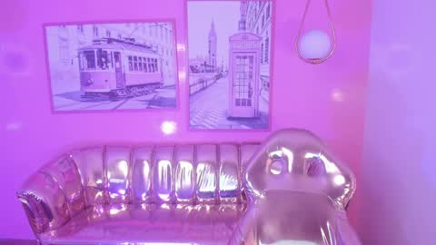 Snapshot of carlie_mayer chatting on 01-16-25, 03:34 CARLYE   online show from 01-16-25, 03:34