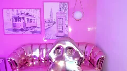 Snapshot of carlie_mayer chatting on 02-28-25, 02:09 CARLYE   online show from 02-28-25, 02:09