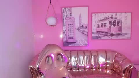 Snapshot of carlie_mayer chatting on 03-01-25, 04:04 CARLYE   online show from 03-01-25, 04:04
