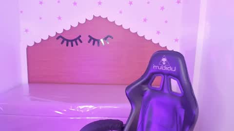 Snapshot of carlie_mayer chatting on 09-13-25, 03:06 CARLYE   online show from 09-13-25, 03:06