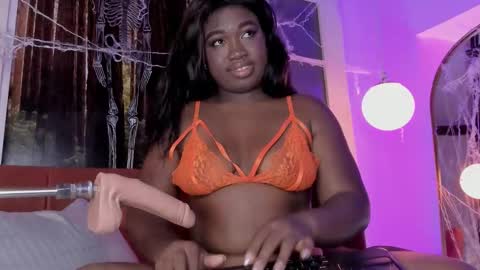    online show from 10-29-25, 08:21