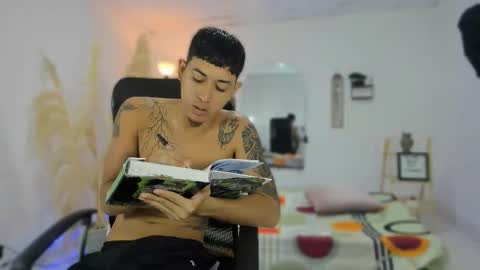 Snapshot of carlitosex09 chatting on 11-23-25, 12:38 master online show from 11-23-25, 12:38