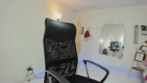 Snapshot of carlitosex09 chatting on 12-14-25, 12:32 master online show from 12-14-25, 12:32