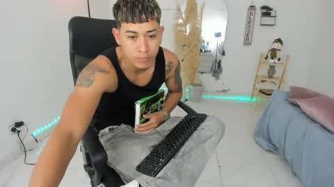 Snapshot of carlitosex09 chatting on 01-06-26, 08:12 master online show from 01-06-26, 08:12