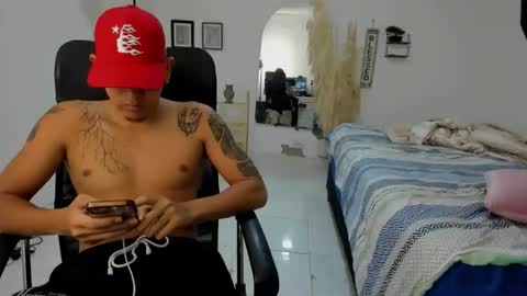 Snapshot of carlitosex09 chatting on 02-13-26, 04:47 master online show from 02-13-26, 04:47