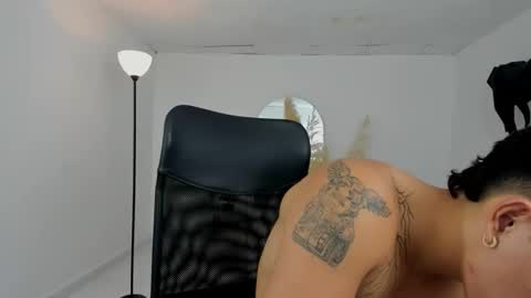 Snapshot of carlitosex09 chatting on 02-26-26, 04:50 master online show from 02-26-26, 04:50