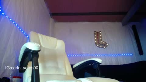Snapshot of carlo_yates27 chatting on 05-01-26, 09:30 carlo yates thx for help me to reach 100 thumps up online show from 05-01-26, 09:30