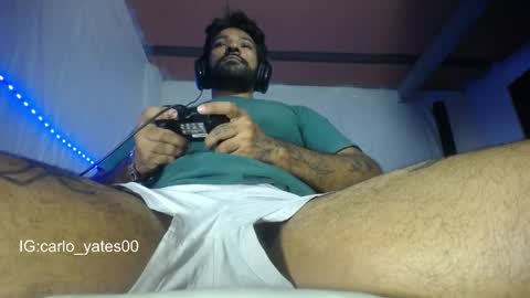 Snapshot of carlo_yates27 chatting on 05-09-26, 05:18 carlo yates thx for help me to reach 100 thumps up online show from 05-09-26, 05:18