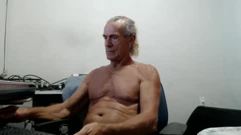 Snapshot of carlos2557 chatting on 03-14-26, 08:58 carlos online show from 03-14-26, 08:58