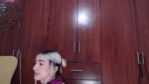 Snapshot of carly_grasso chatting on 02-09-25, 03:32 carly grasso  online show from 02-09-25, 03:32
