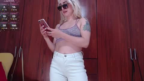 Snapshot of carly_grasso chatting on 02-19-25, 11:46 carly grasso  online show from 02-19-25, 11:46