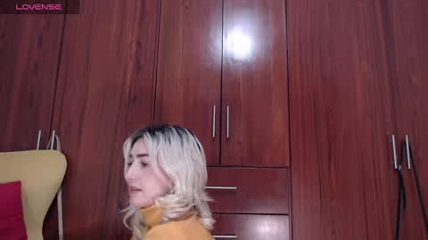 Snapshot of carly_grasso chatting on 02-23-25, 05:12 carly grasso  online show from 02-23-25, 05:12
