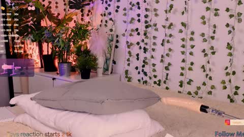 Carly online show from 02-08-25, 04:14