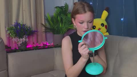 Snapshot of carlyneisenman chatting on 12-04-25, 08:06 Eva online show from 12-04-25, 08:06